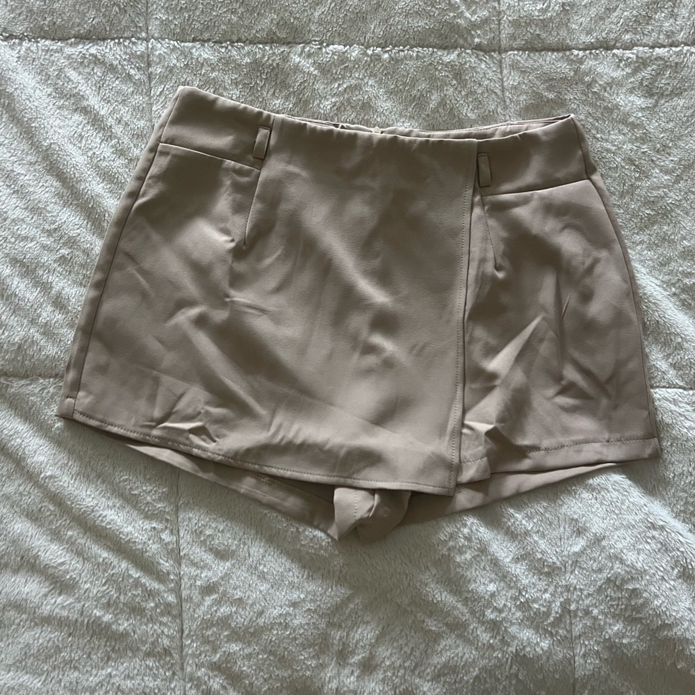 Women's Tan Skort